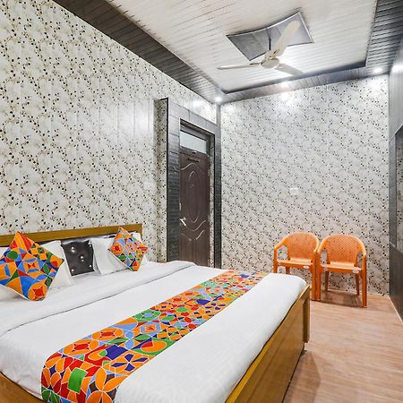 Fabexpress Milan Palace Ayodhya Екстериор снимка