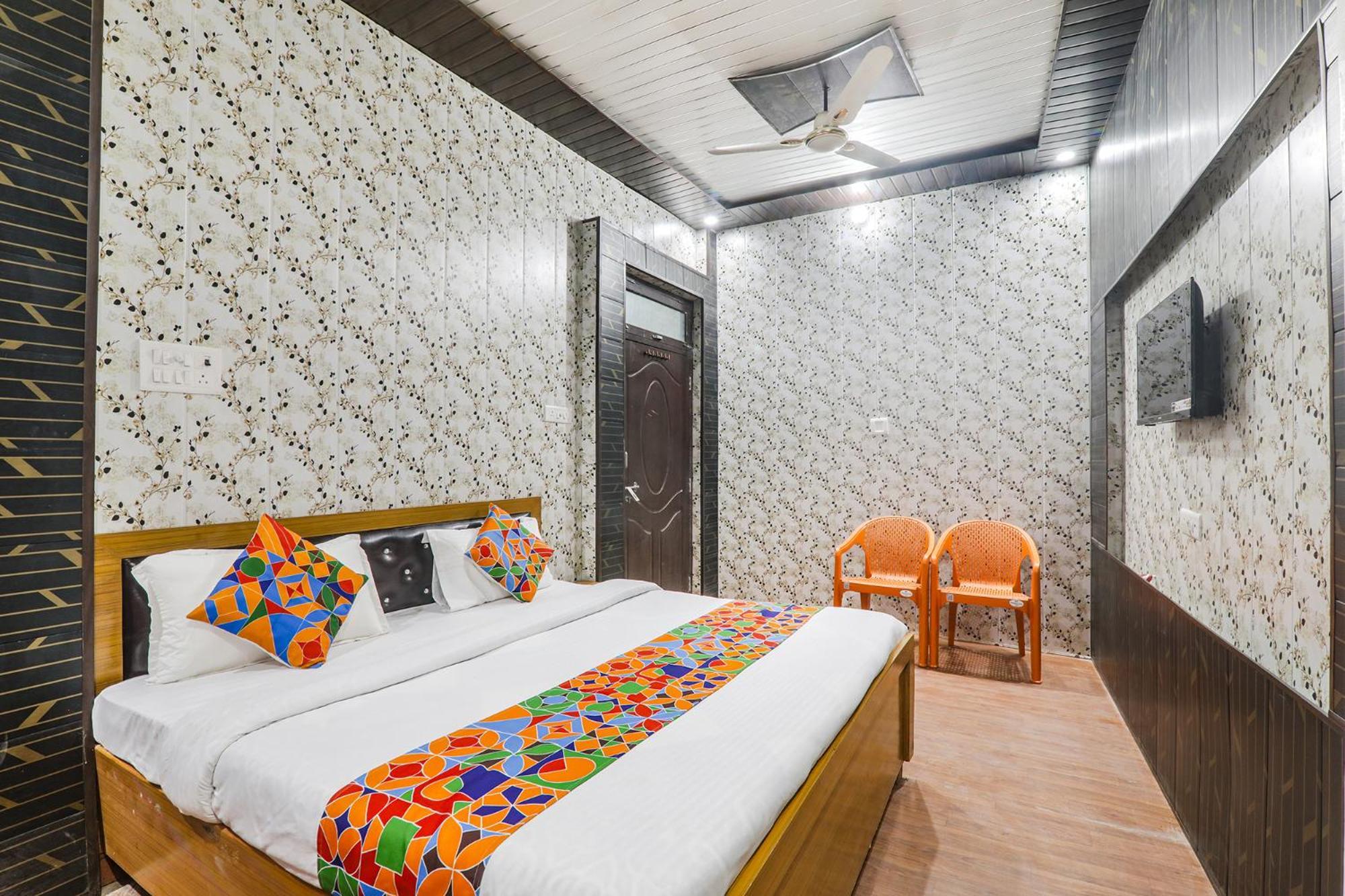 Fabexpress Milan Palace Ayodhya Екстериор снимка