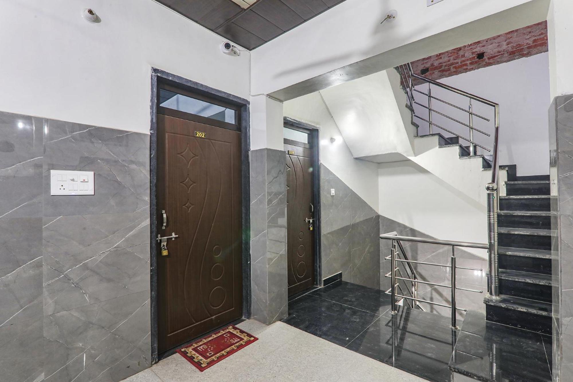 Fabexpress Milan Palace Ayodhya Екстериор снимка